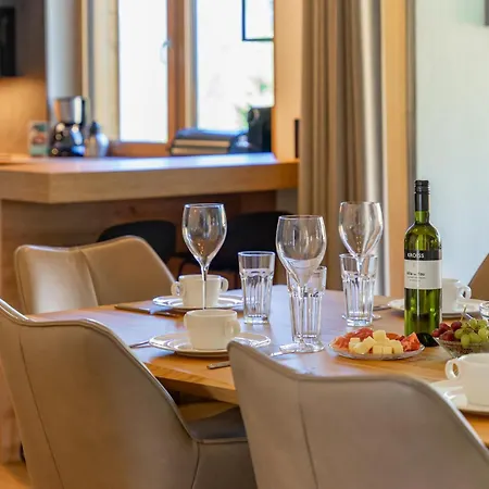 Romantik Mountain 度假居 *